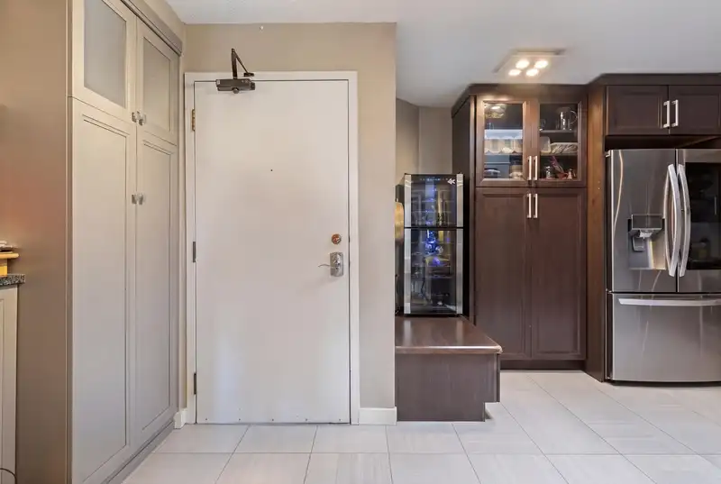 306 1345 W 4TH AVENUE - photo 2 of 24