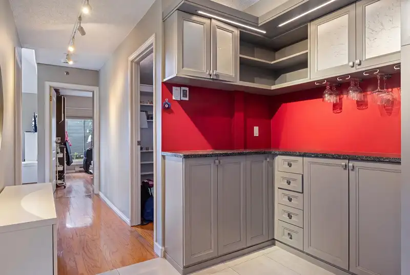 306 1345 W 4TH AVENUE - photo 4 of 24