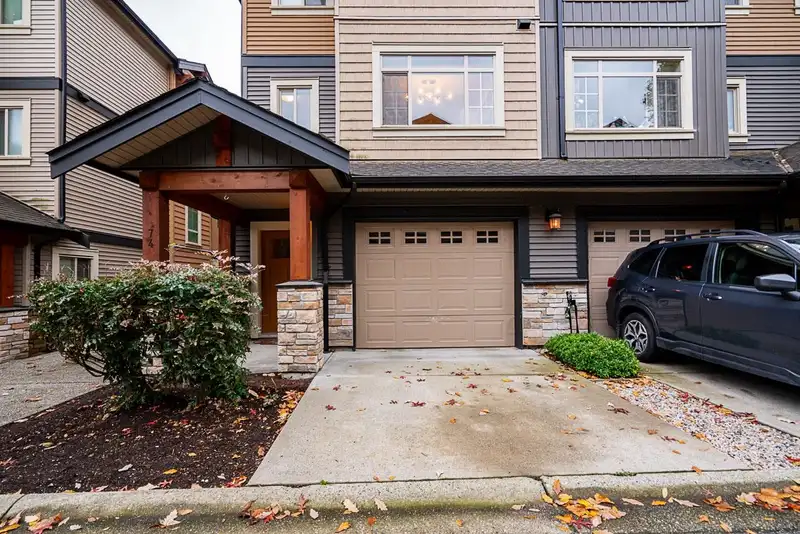 74 11305 240 STREET - photo 3 of 29