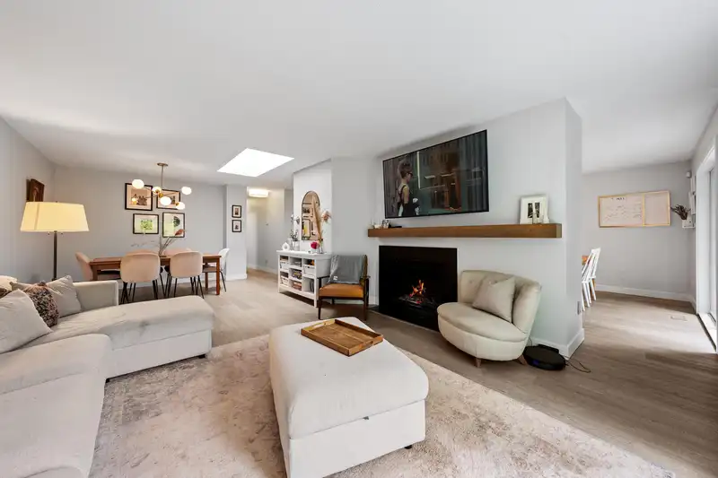 3381 FLAGSTAFF PLACE - photo 4 of 40