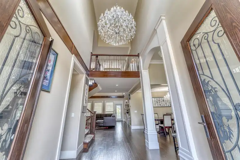 710 RODERICK AVENUE - photo 3 of 39