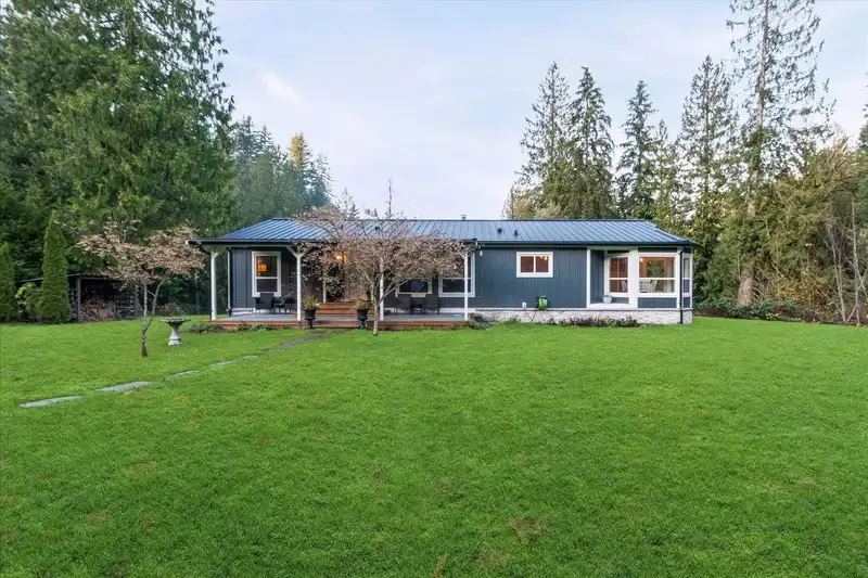 6800 HINKLEY ROAD - photo 1 of 40