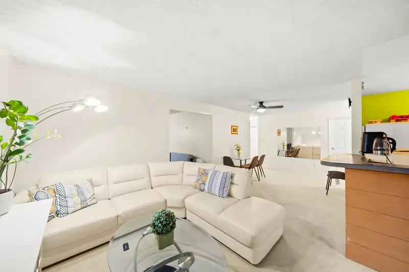 201 9145 SATURNA DRIVE - photo 4 of 24