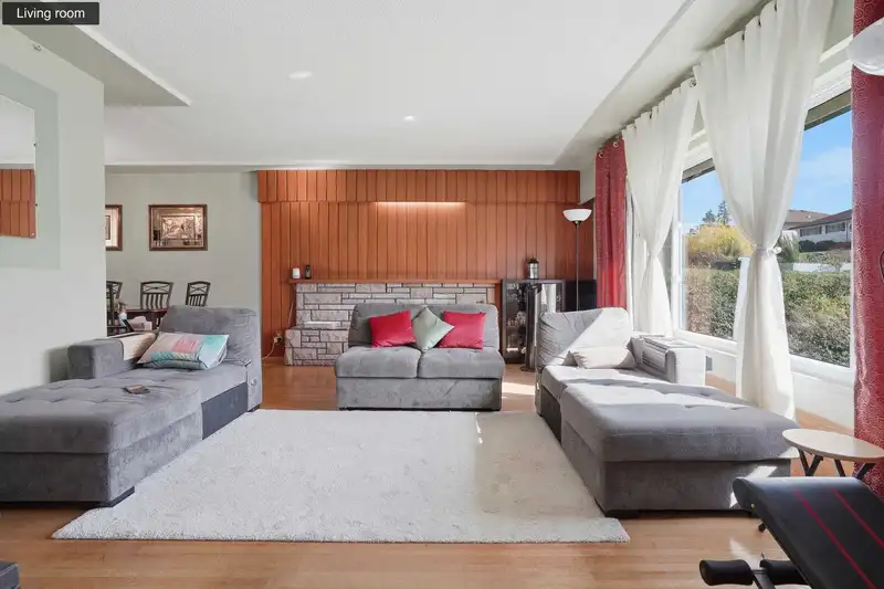 9645 DAVID DRIVE - photo 4 of 35
