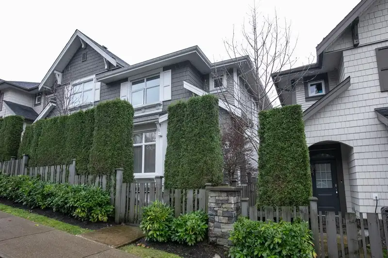 62 3400 DEVONSHIRE AVENUE - photo 1 of 34