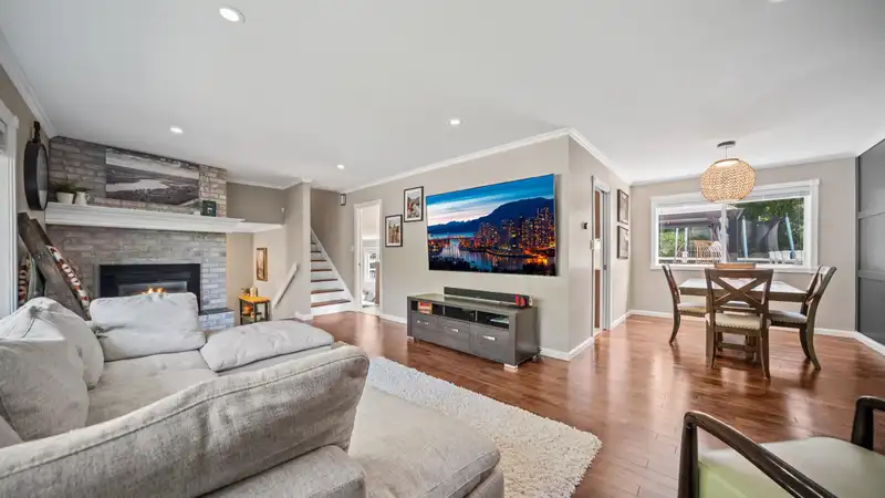 3222 CHESTNUT STREET - photo 2 of 40