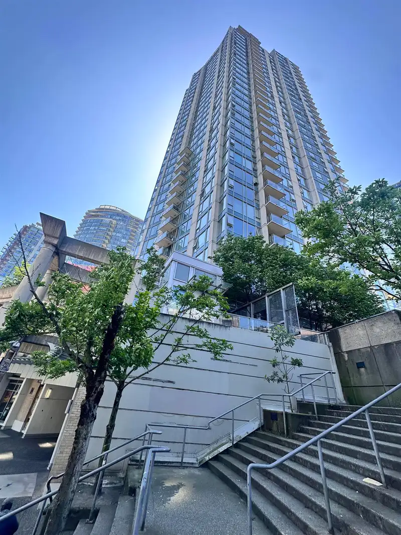 2203 188 KEEFER PLACE - photo 1 of 23