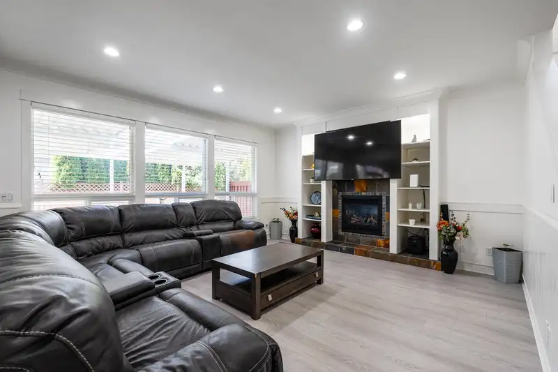 7051 196B STREET - photo 4 of 40