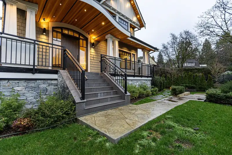 2051 W KING EDWARD AVENUE - photo 1 of 40