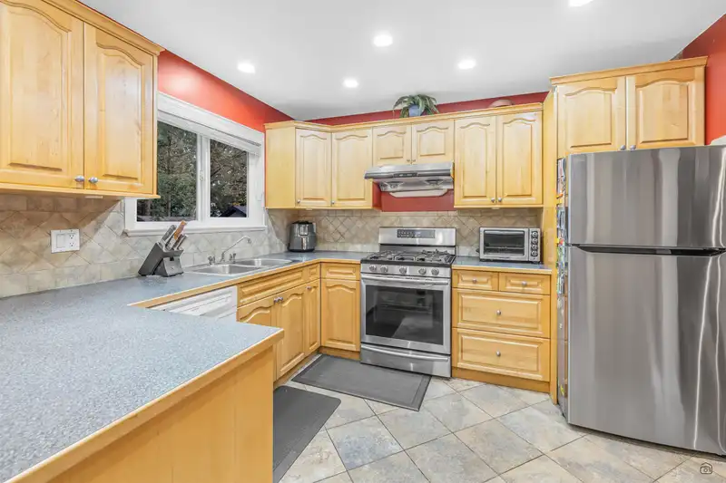 13277 64A AVENUE - photo 1 of 3
