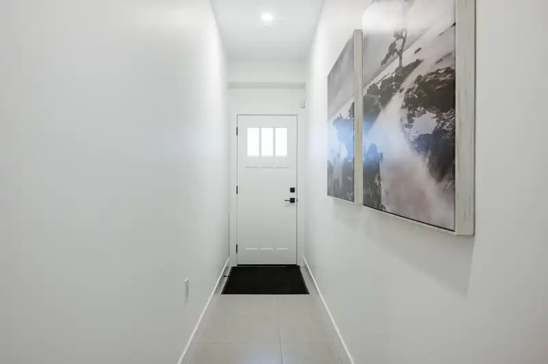 1 4829 48 AVENUE - photo 3 of 40