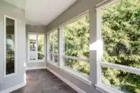 303 1322 MARTIN STREET - thumbnail 3