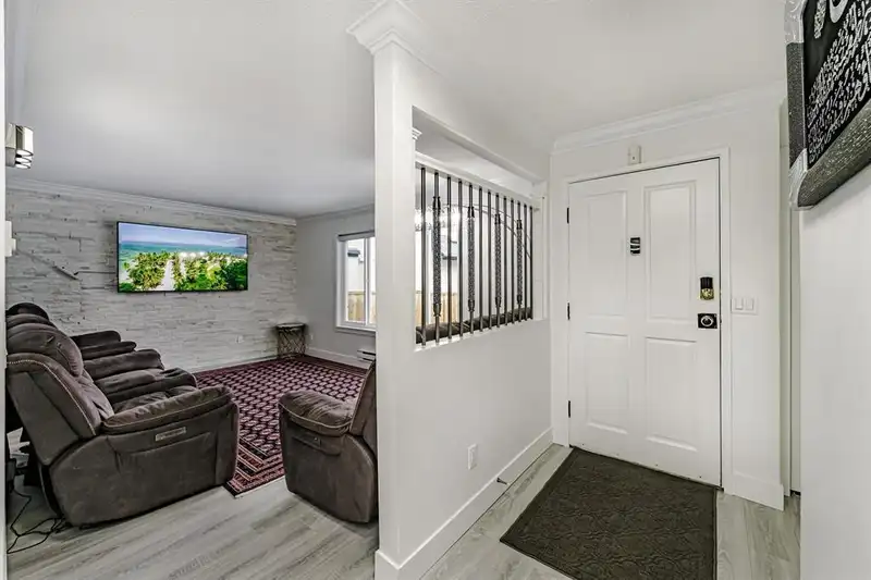 13232 82 AVENUE - photo 2 of 18
