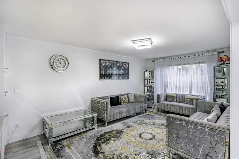 13232 82 AVENUE - photo 3 of 18