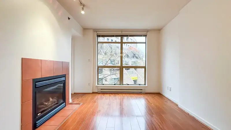 511 819 HAMILTON STREET - photo 2 of 29