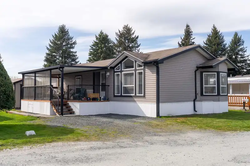 37 6035 VEDDER ROAD - photo 1 of 30