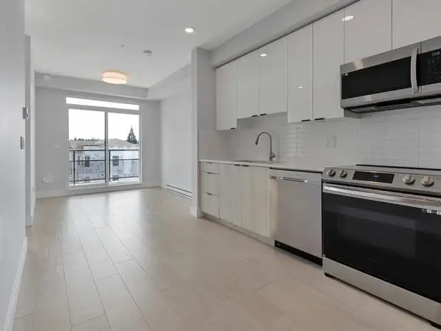 310 19825 54 AVE AVENUE - photo 1 of 7