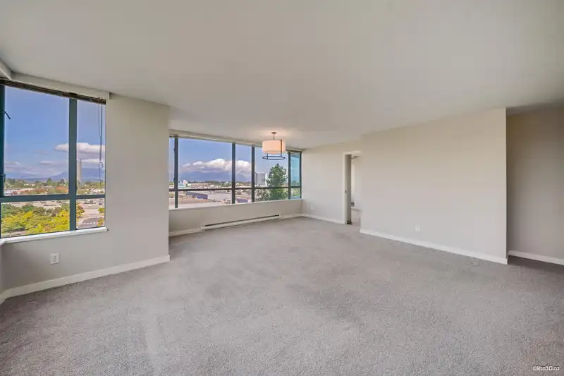 901 15038 101 AVENUE - photo 3 of 40