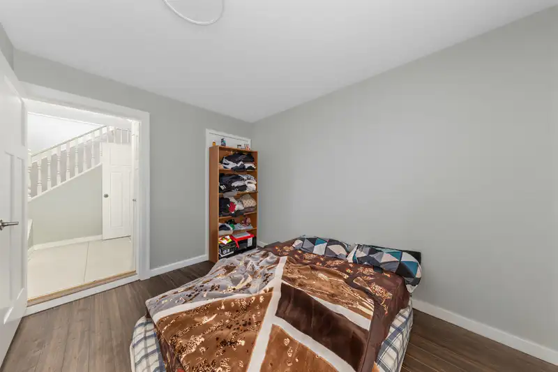 13111 73A AVENUE - photo 4 of 26
