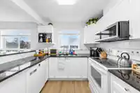 305 6390 196 STREET - thumbnail 2