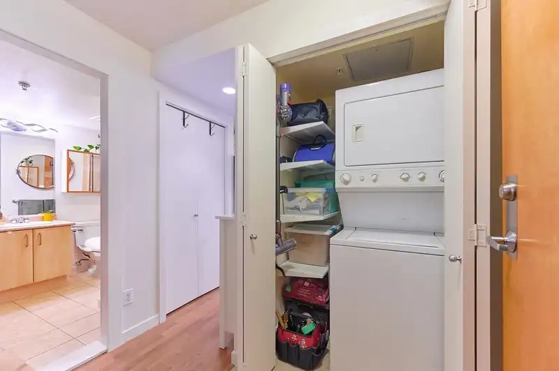 105 2226 W 12TH AVENUE - photo 4 of 33