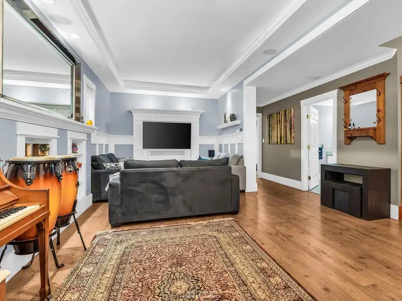 822 E 22ND AVENUE - photo 3 of 22