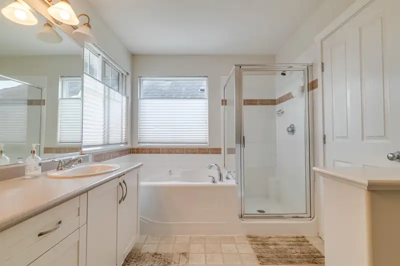 20199 70A AVENUE - photo 4 of 40