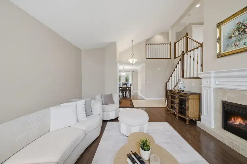 2808 MCCOOMB DRIVE - photo 4 of 34