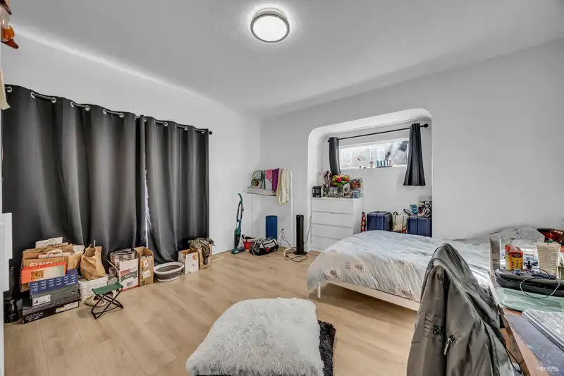 2079 W 46TH AVENUE - photo 4 of 40