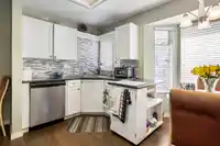 241 7156 121 STREET - thumbnail 13
