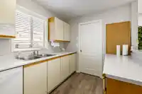 241 7156 121 STREET - thumbnail 35