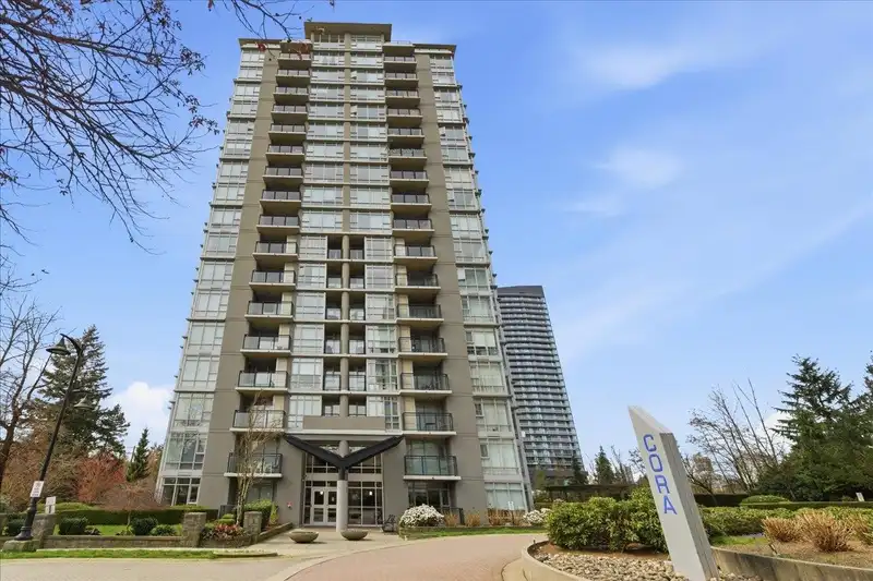 1902 555 DELESTRE AVENUE - photo 1 of 40