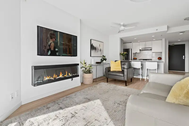 1207 455 BEACH CRESCENT - photo 2 of 29