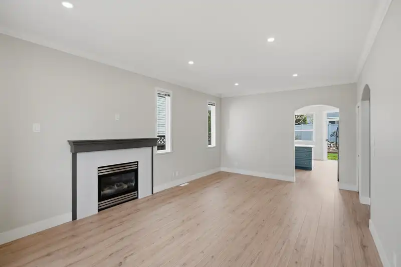 2844 SHUTTLE STREET - photo 3 of 37