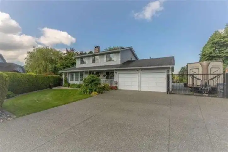 18244 54 AVENUE - photo 2 of 39