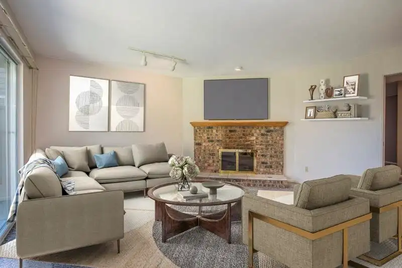 11740 2ND AVENUE - photo 4 of 32