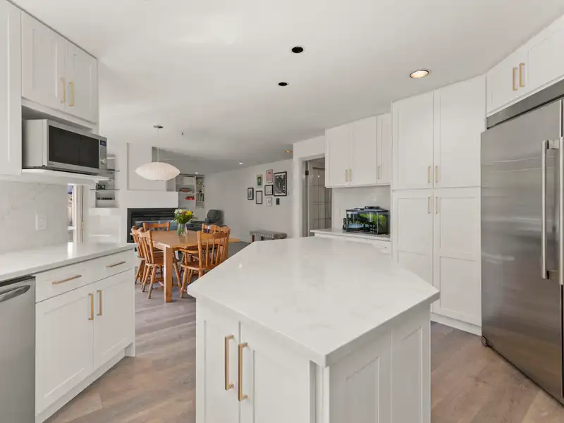 4580 CAMERON COURT - photo 4 of 35