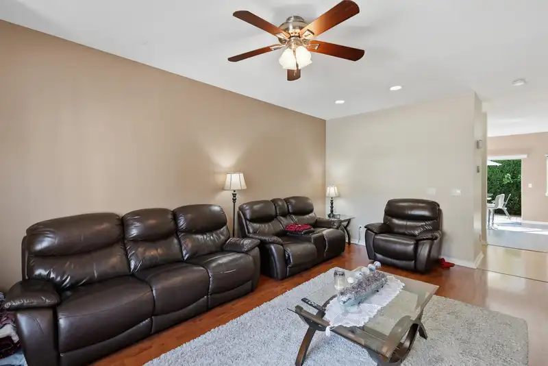50 12677 63 AVENUE - photo 4 of 24