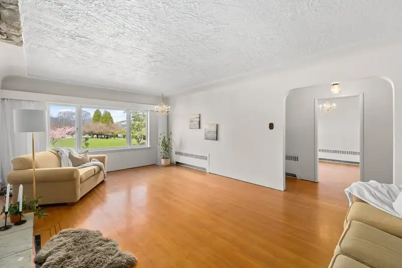2880 OXFORD STREET - photo 4 of 39