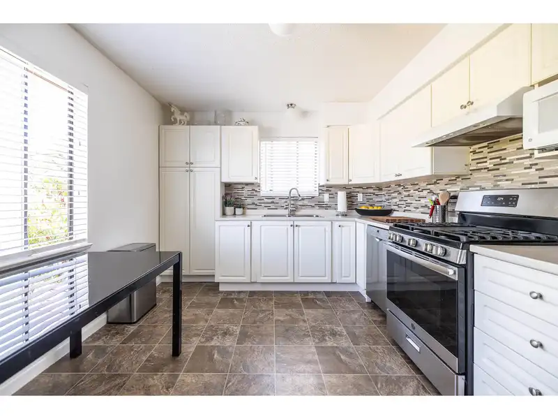 27096 34 AVENUE - photo 3 of 36