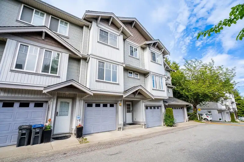 159 12040 68 AVENUE - photo 2 of 24