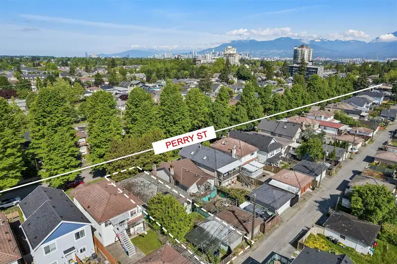 4420 PERRY STREET - photo 1 of 5