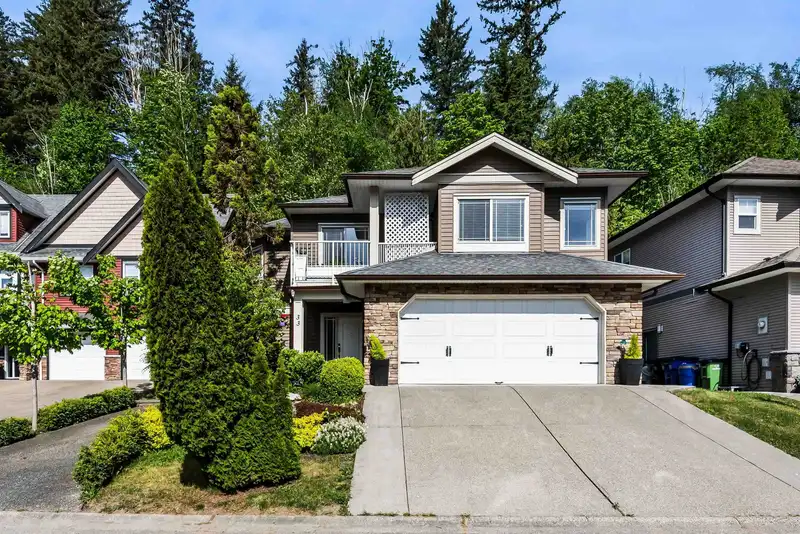 33 45957 SHERWOOD DRIVE - photo 1 of 40