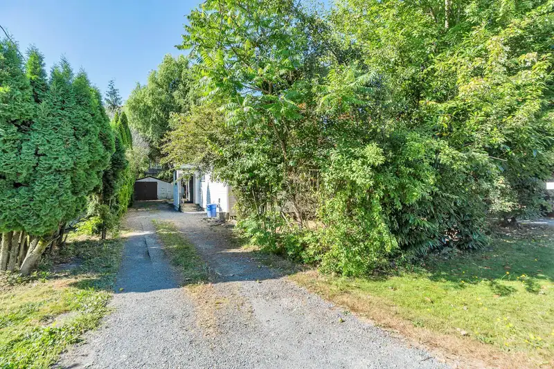 46054 ROBERTSON AVENUE - photo 2 of 30