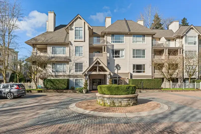 418 1242 TOWN CENTRE BOULEVARD - photo 1 of 21