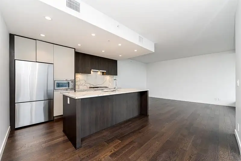 4601 567 CLARKE ROAD - photo 1 of 40