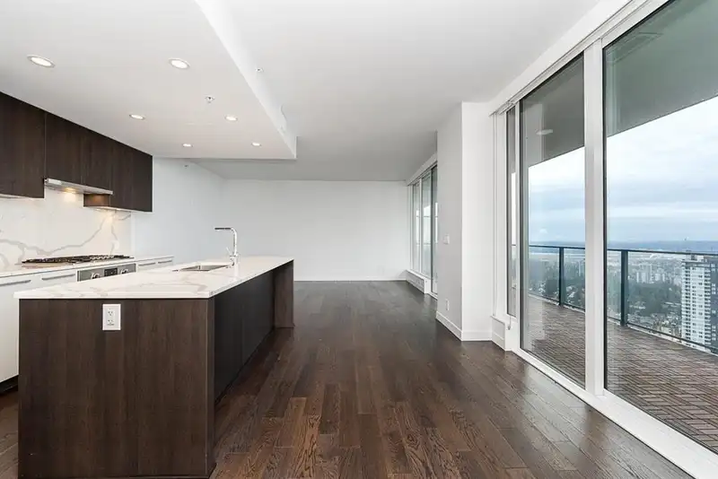 4601 567 CLARKE ROAD - photo 2 of 40