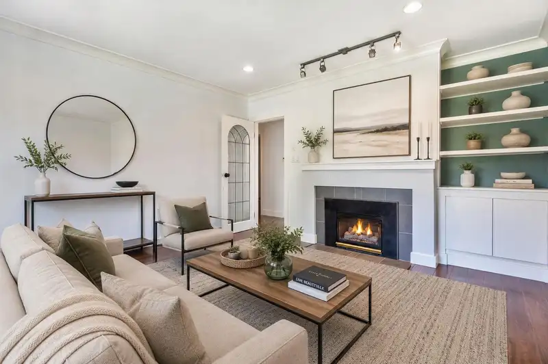 2576 PARKER STREET - photo 3 of 24