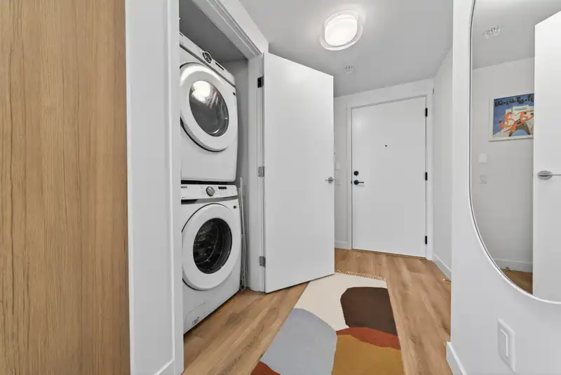 404 648 LEA AVENUE - photo 4 of 33
