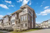 88 5551 ADMIRAL WAY - thumbnail 2